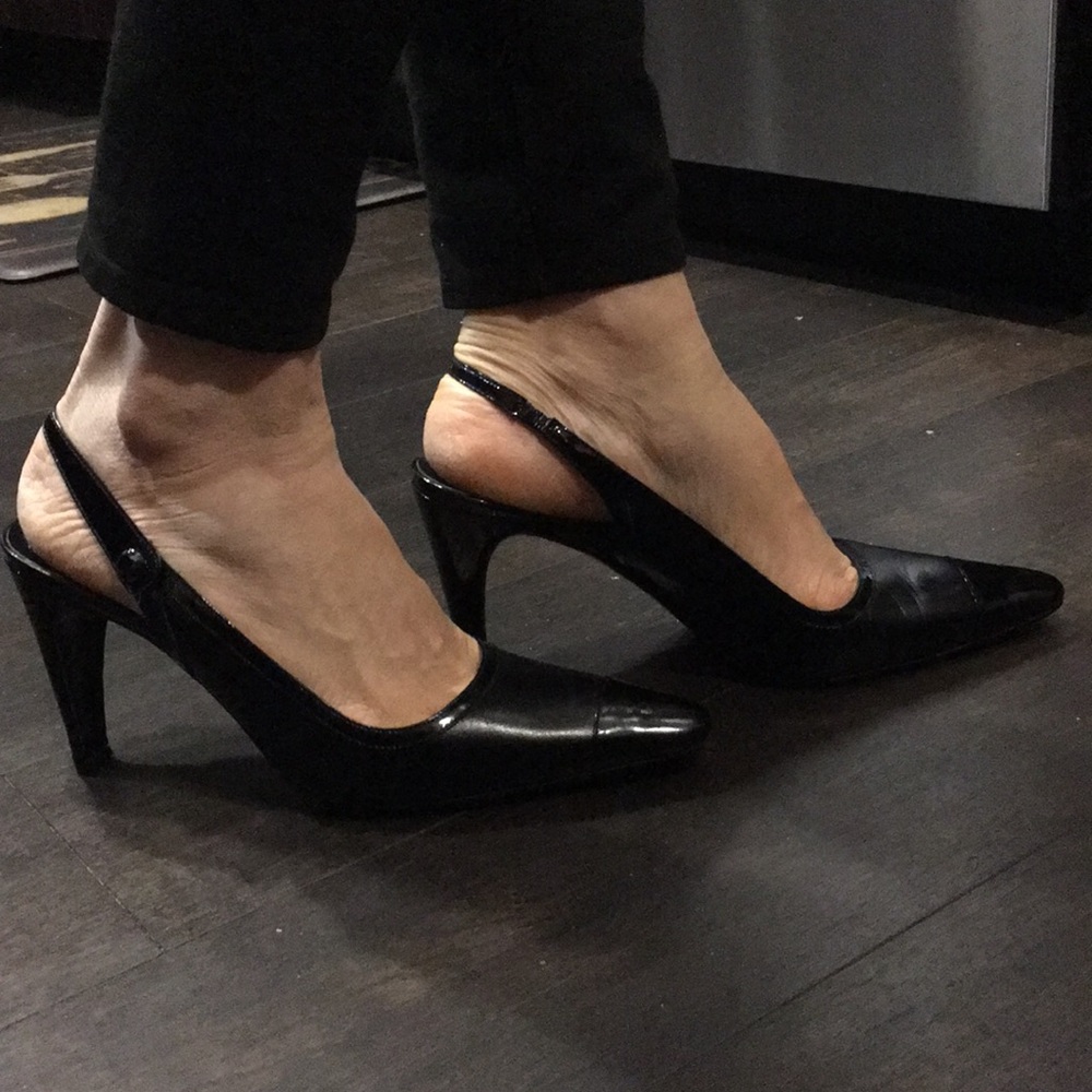Black leather shoes made in Italy. - Picture 2 of 8